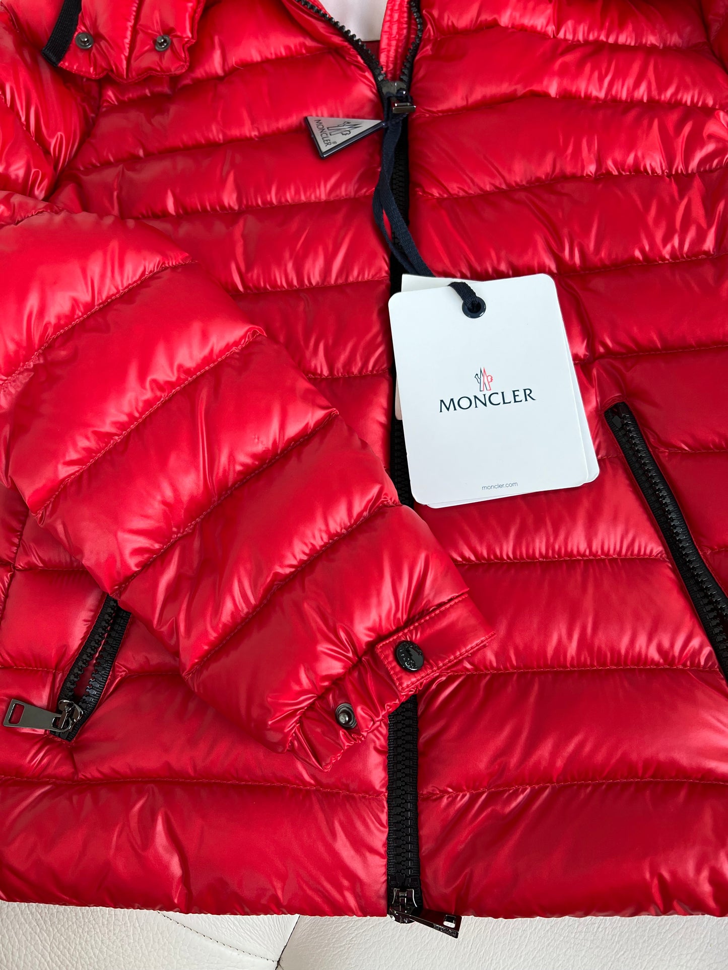 New Moncler Down Red Puffer Detachable Hood Jacket Size 0/Xs
